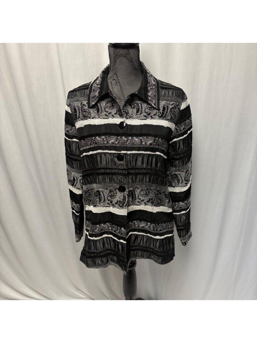 Black Paisley Boho Artsy Jacket Womens Sz Medium Buttoned Textured Stripe Blazer